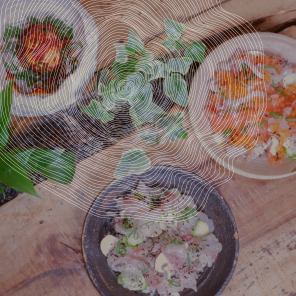 Trois bols de chirashi présentant un assortiment de sashimi et condiments colorés, servis sur une table en bois rustique avec des décorations de plantes vertes, offrant une variété de saveurs traditionnelles japonaises.